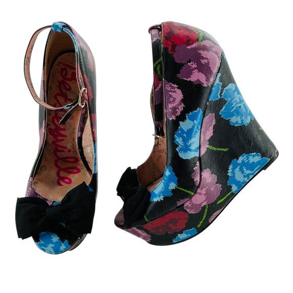 Betseyville by Betsey Johnson Blue Pink Floral Ankle Strap Platform Wedge Heel 8 - Picture 1 of 10